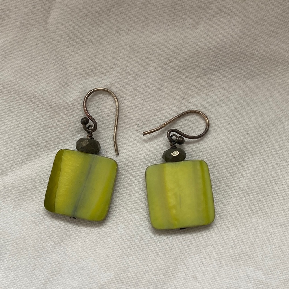 Retired Silpada Green Mother-of-Pearl Earrings W1134